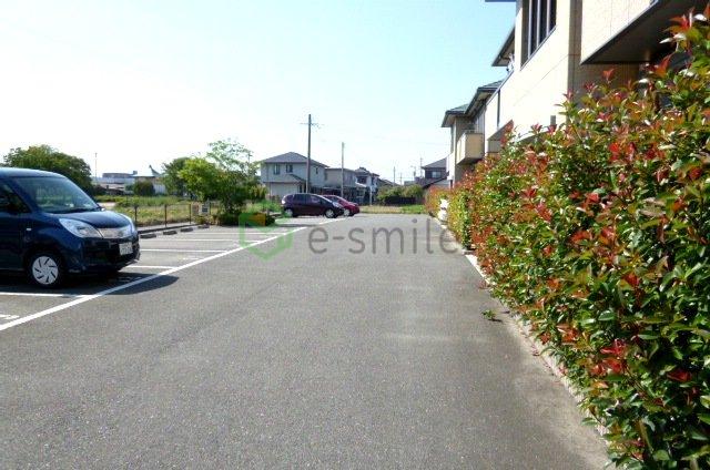 【駐車場】 | シャンティ小森野（積水ハウス） | カースペースがあります