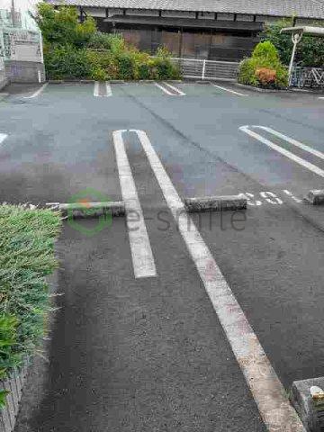 【駐車場】 | ジェルメ千本杉 | 駐車場に車を止められます