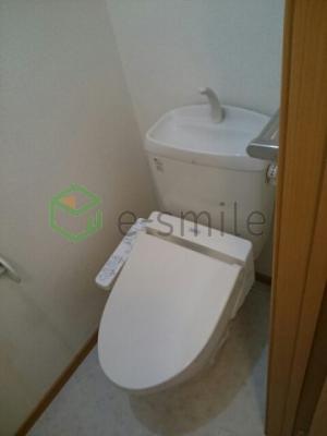 【トイレ】 | エレガンツァ | 落ち着いた色調のトイレです