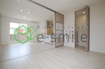 【洋室】 | ELGRAND上津 | 落ち着いた色調の洋室です