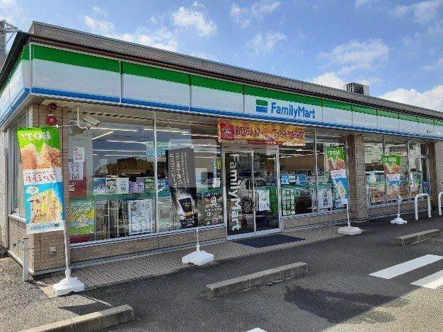 【周辺】 | ウィスティリア１ | ファミリーマート磐田新貝店まで550m