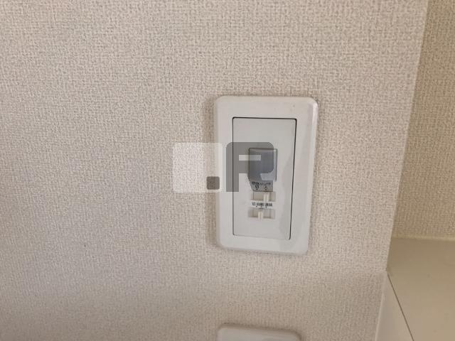 【設備】 | カーサマグノリア | 玄関照明センサー