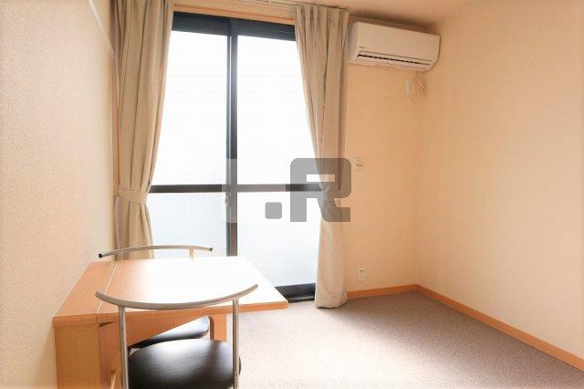 【その他】 | レオパレスグレイス龍禅寺 | お部屋によって絨毯の種類・家電のメーカー等が異なります