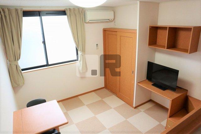 【居間・リビング】 | レオパレス灯 | 絨毯の色はお部屋によって異なります