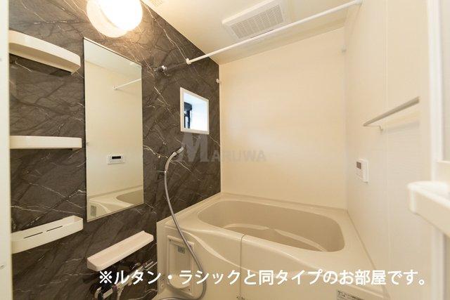 【浴室】 | エターナル　ヴィレッジⅡ | きれいなお風呂です