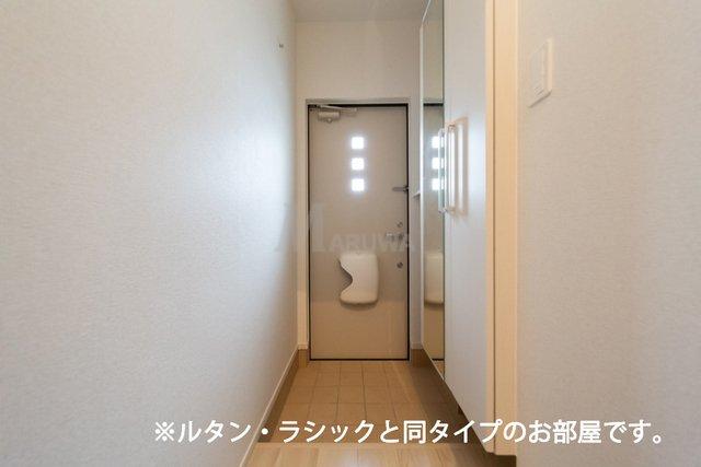 【玄関】 | エターナル　ヴィレッジⅡ | ゆったりとした玄関です