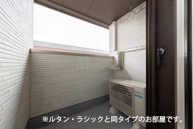 【バルコニー】 | エターナル　ヴィレッジⅡ | 落ち着いた時間を過ごせるバルコニーです